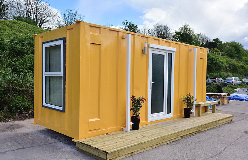 集裝箱也能當(dāng)住宅？英國(guó)企業(yè)家創(chuàng)新改造，為流浪漢提供溫暖家園